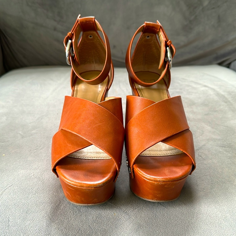 Marc Fisher LTD platform sandals - Picture 2 of 3